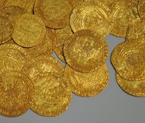 Moedas de ouro do século IV excepcionalmente raras são desenterradas na Itália