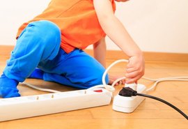 Brinquedos eletrônicos exigem atenção dos pais para evitar acidentes