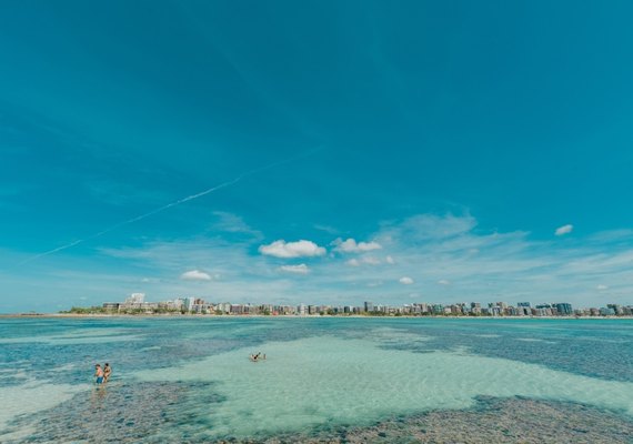 Maceió é apontada como destino líder do turismo brasileiro para 2026