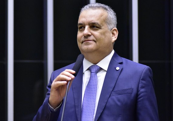 É tetra: Pela 4ª vez, Alfredo Gaspar é eleito o melhor parlamentar de Alagoas