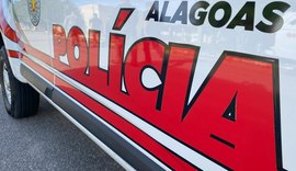 Suspeito é preso com drogas e arma em sede de torcida organizada em Maceió