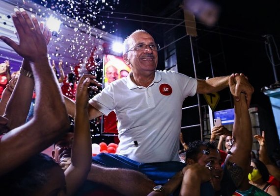 Ronaldo Lopes é eleito prefeito de Penedo
