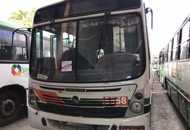 Fiscalização da SMTT lacra 50 ônibus em Maceió