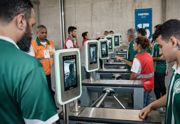 Reconhecimento facial amplia público nos estádios e reforça segurança