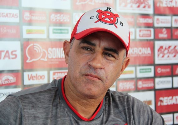 Chamusca analisa jogo-treino, comenta nova função de Willians Santana e prevê reestreia do CRB