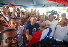 Murici recebe Renan Filho com festa em caravana pela Zona da Mata