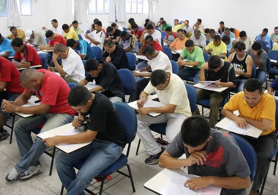 Isenção da taxa de inscrição em concursos públicos pode ser aprovada