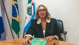 Kátia Born deixa governo e vai disputar eleição pelo PDT