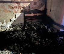 Incêndio destrói residência no conjunto José Aprígio Vilela, em Maceió