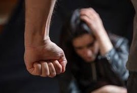 Homem é preso por agredir, ameaçar e tentar incendiar casa com companheira e filhos em Maceió