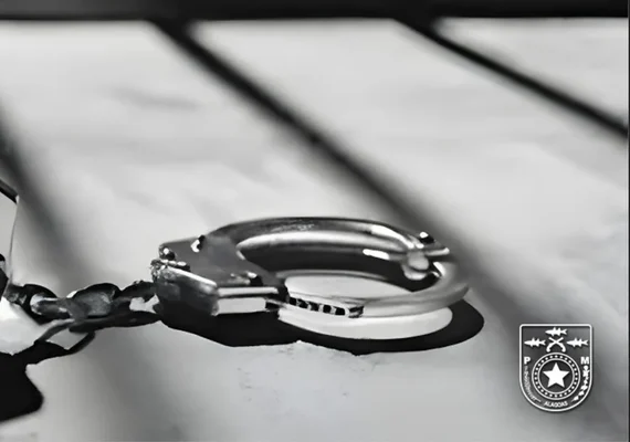 Homem é preso após furtar portão de alumínio em Maceió