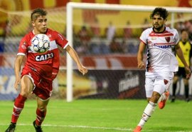 CRB busca pontuar diante do Atlético-GO para subir na tabela