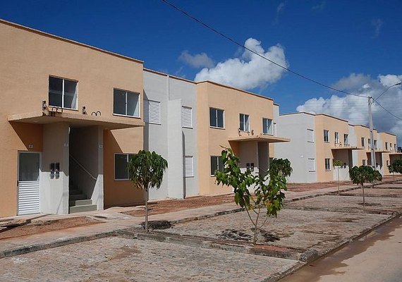 Cerca de 2 mil pessoas são beneficiadas com casa própria em Maceió