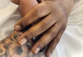 Filho de Pelé emociona ao visitar o pai no hospital