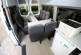 TJ entrega veículo adaptado para o projeto Justiça Volante