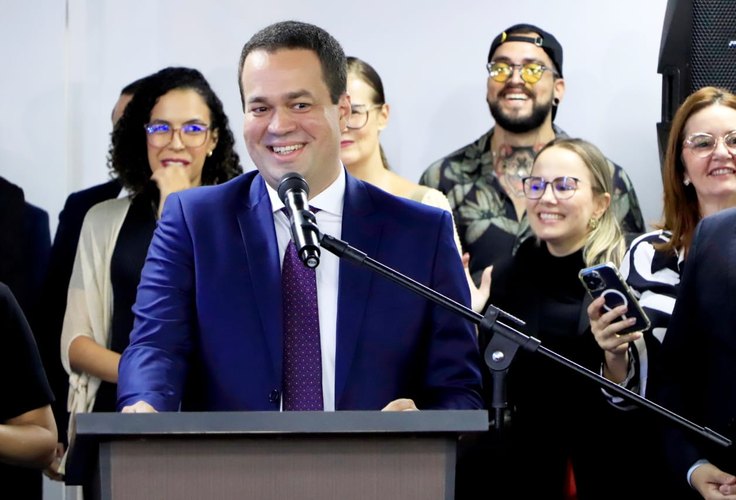 Como governo de Paulo Dantas combate fake news e democratiza veiculação institucional