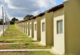 Prefeito de Palmeira dos Índios confirma entrega das primeiras casas do Brivaldo Medeiros 