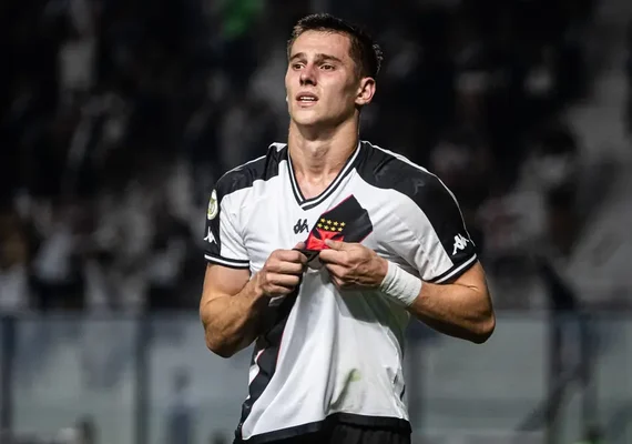 CRB negocia empréstimo de jovem meia Guilherme Estrella, do Vasco