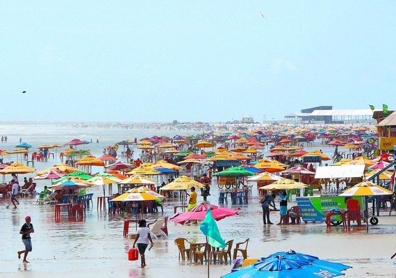 Marinha confirma aparecimento de manchas de óleo em praia do Pará