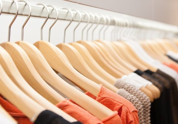 Mulher é presa tentando furtar R$ 2,5 mil em peças de roupas em shopping de Maceió