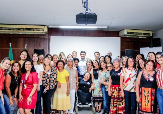 Rui Palmeira dá posse às integrantes do Conselho da Mulher
