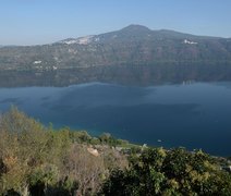 Machado neolítico de 4.800 anos é encontrado em lago suíço