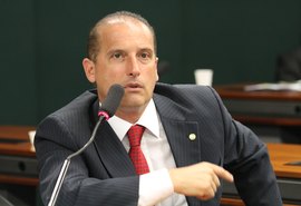 Bolsonaro recria Ministério do Trabalho e nomeia Onyx como titular da pasta