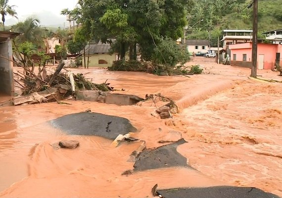 Dois estados brasileiros estão em alerta por causa de enchentes