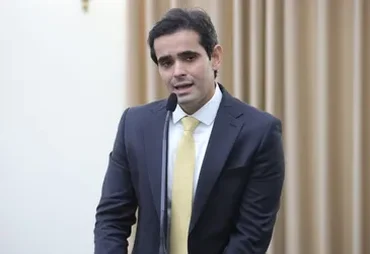 Lelo vai ao MP contra “indústria da multa” e aumenta pressão nas redes