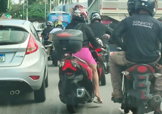 Conduzir motocicleta com calçado inadequado é a 2ª infração mais comum em Alagoas