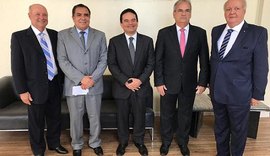 Presidente do TCE/SE recebe título de Cidadão Honorário de Alagoas