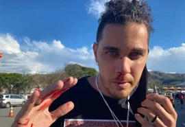 Professor bolsonarista agride jornalista em Aparecida (SP)