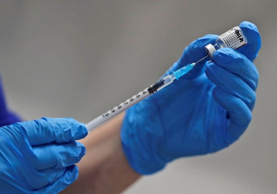 AGU estima início da vacinação cinco dias após  aval da Anvisa