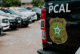 Suspeito de violência doméstica é detido pela Polícia Civil, em Maceió