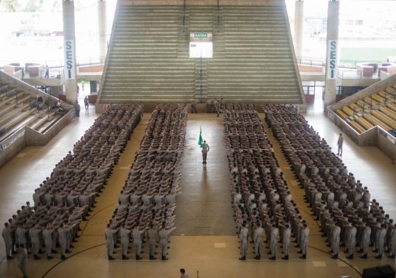 Renan Filho participa da formatura de 945 novos soldados nos 187 anos da PM