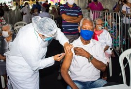 Após vacina, mortalidade de alagoanos com mais de 85 anos caiu 16% para 2%