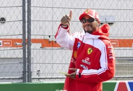 Hamilton pede desculpas à Ferrari e promete melhorar postura na Fórmula 1