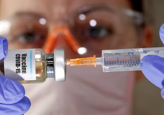 Governo anuncia parceria para produzir vacina contra covid-19