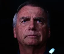 VÍDEO: Bolsonaro admite ter usado ferro de solda na tornozeleira, diz relatório