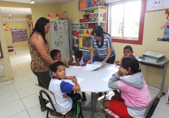 Prefeitura inicia projeto Viajando no Mundo das Fábulas com alunos da Educação Especial