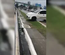 Vídeo: Motorista persegue motociclista na Avenida Fernandes Lima