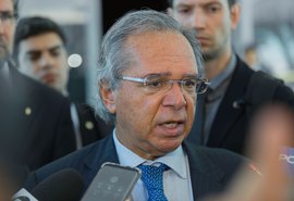 Governo estuda liberar saques em contas ativas do FGTS, diz Guedes