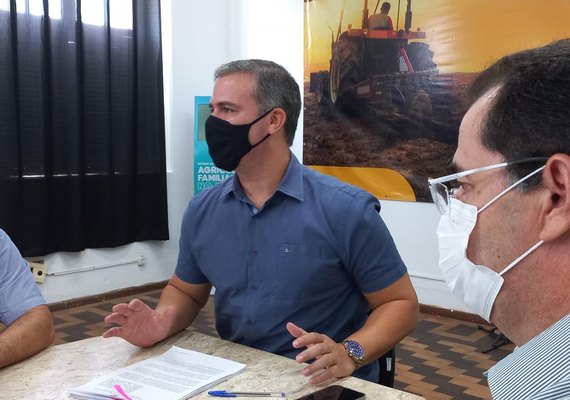 Seagri assina contrato que irá auxiliar o fornecimento da merenda escolar estadual para 2022
