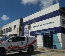 Homem morde rosto de mulher e é autuado na Maria da Penha, na Jatiúca