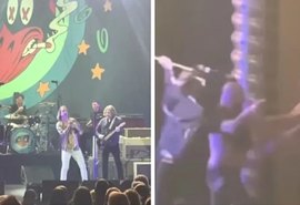 Fã invade show do The Black Crowes e é expulso a guitarradas; veja o vídeo