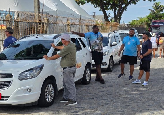 Cruzeiros elevam renda de taxistas durante escalas em Maceió