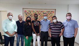 Uncisal recebe estudante do Haiti através de programa de internacionalização