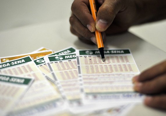 Mega-Sena acumula novamente e prêmio principal chega a R$ 65 milhões