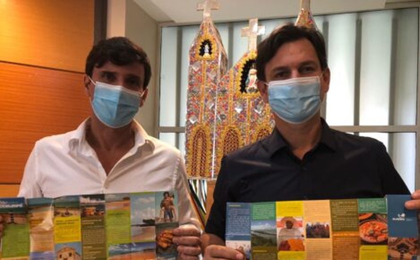 Sedetur entrega guia de bolso turístico de Coruripe