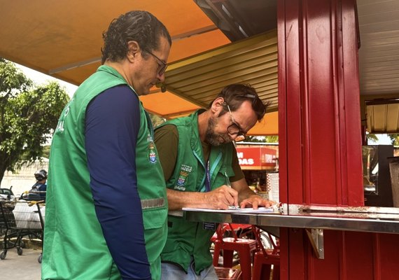Operação Língua Suja inspeciona empreendimentos na Feirinha do Tabuleiro